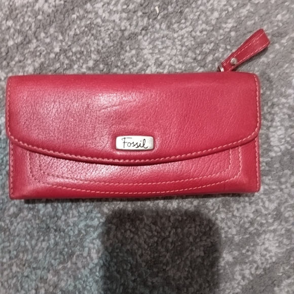 Fossil Cherry Red Women's Wallet - Picture 1 of 2